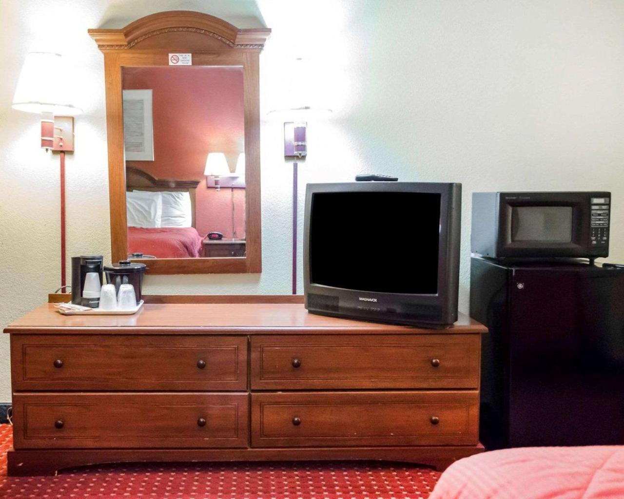 Rodeway Inn Harrisburg Buitenkant foto