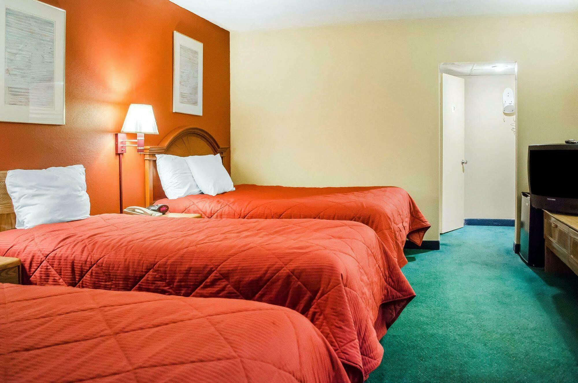 Rodeway Inn Harrisburg Buitenkant foto