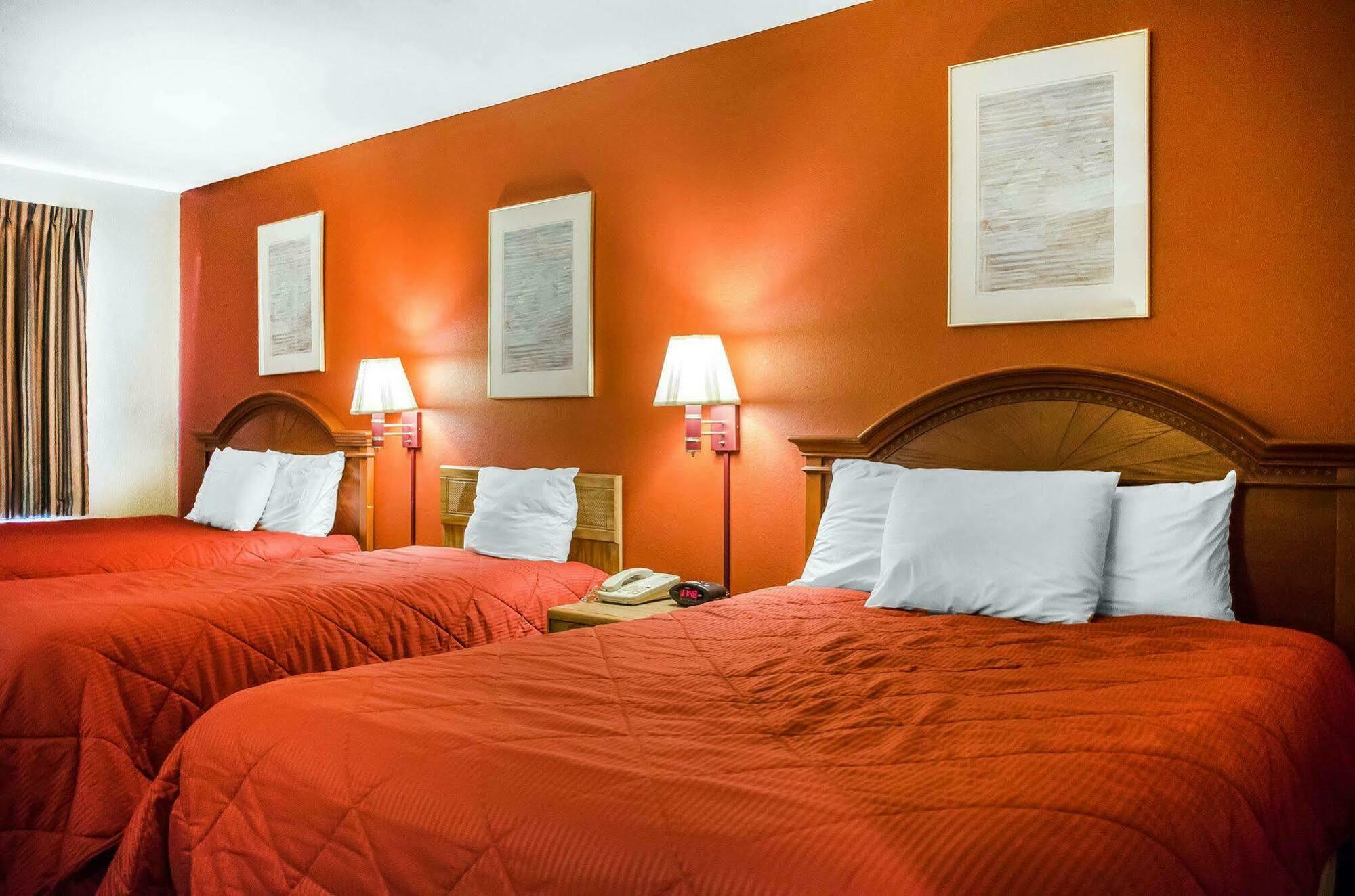 Rodeway Inn Harrisburg Buitenkant foto